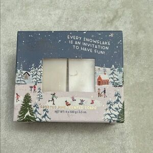 Frosted Pine Scented Soaps - White ()